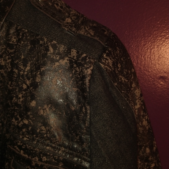 H & D Genuine Leather Jacket - Large - Picture 6 of 11